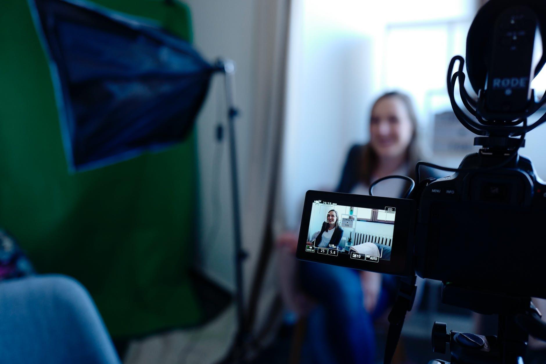 Tipos de contenido de blog para aumentar tu trafico web – Entrevistas – Photo by CoWomen on Pexels.com tipos de contenido de blog para aumentar tu trafico web - Entrevistas