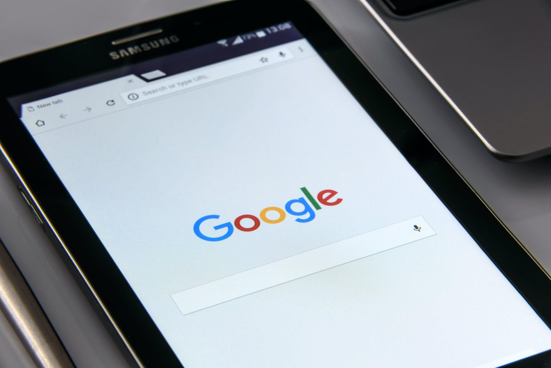 Cómo conseguir la aprobación de Google Adsense para tu blog/sitio web- -Photo by PhotoMIX Company on Pexels.com Cómo conseguir la aprobación de Google Adsense para tu blog/sitio web en 2022