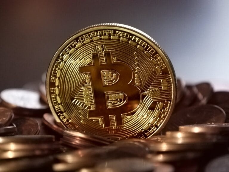 ¿Cómo invertir en criptomonedas para principiantes en 4 pasos?