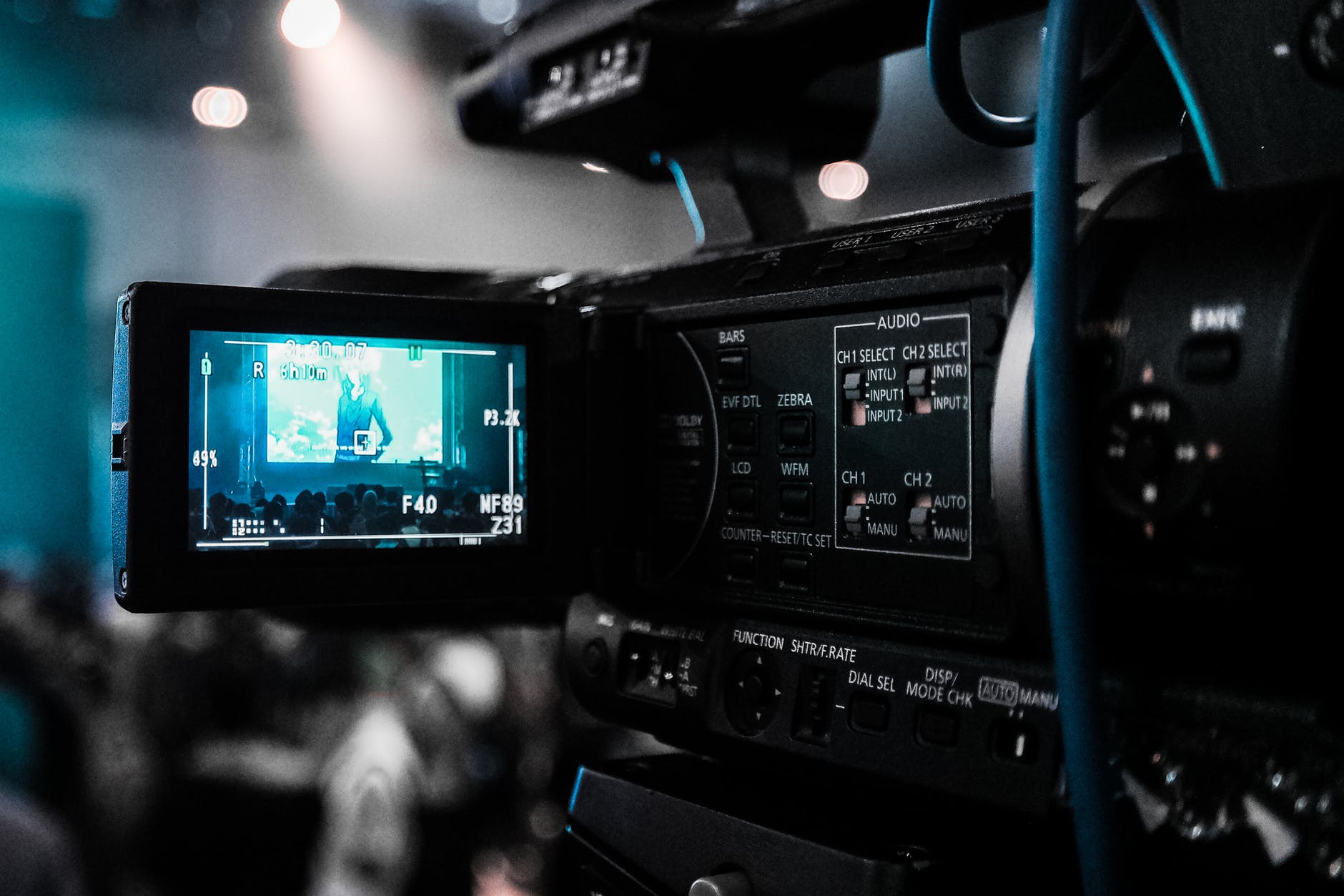 Futuro del marketing digital – Futuro del Video – Photo by Donald Tong on Pexels.com Futuro del marketing digital - Futuro del Video