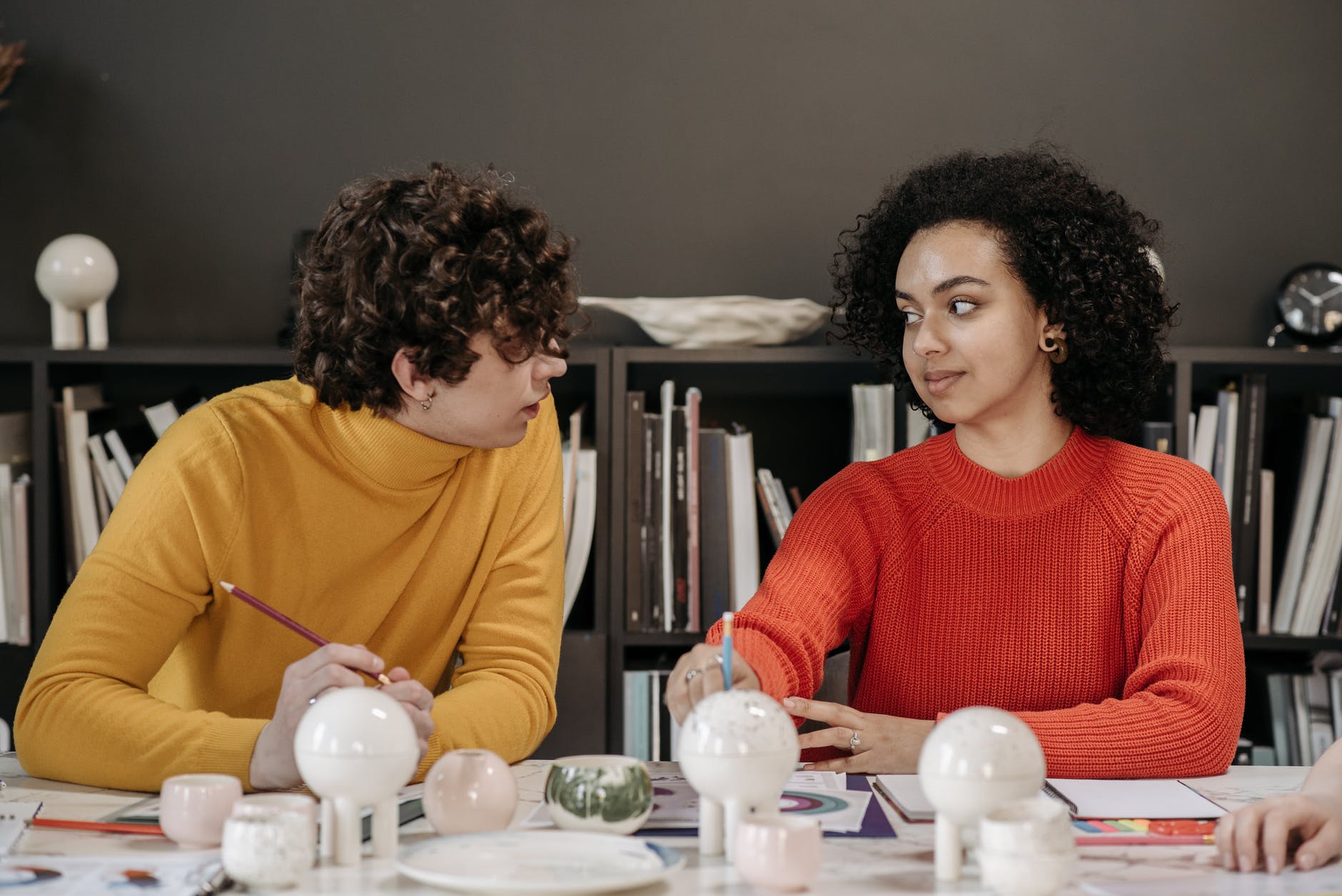 tipos de contenido de blog para aumentar tu trafico web – Revisión de Productos – Photo by Pavel Danilyuk on Pexels.com tipos de contenido de blog para aumentar tu trafico web - Revisión de Productos